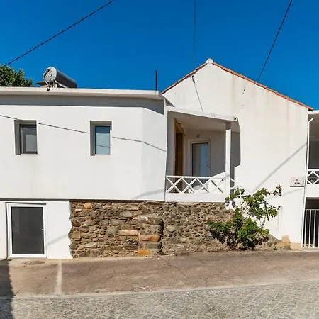 Casa Das Rosas - Roses House Miranda do Corvo Exterior photo